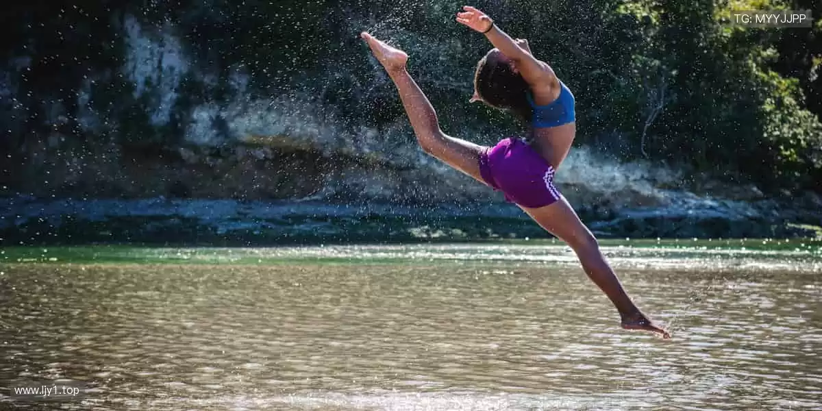 🎁👕 周边好物，粉丝专属！